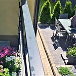 Urban Premium No 2, Free Private Parking, Self Check-in *