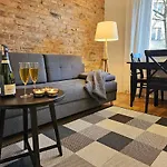 Lägenhet Urban Premium No 2, Free Private Parking, Self Check-in *
