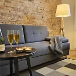 Urban Premium No 2, Free Private Parking, Self Check-in Lägenhet *