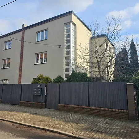 Urban Premium No 2, Free Private Parking, Self Check-in 公寓 霍茹夫