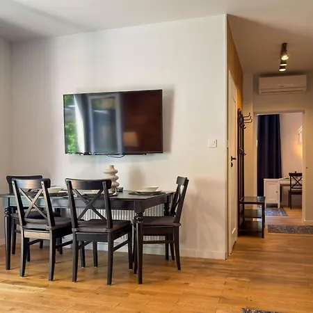 Urban No 2 - Terrace - Air Condition - Free Parking Apartment