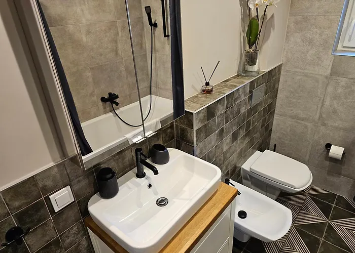 Urban Premium No 2, Free Private Parking, Self Check-in